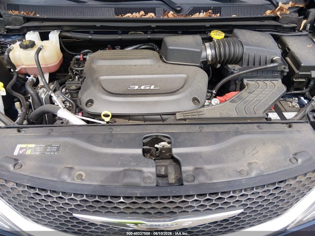 Продаж на аукціоні авто 2017 Chrysler Pacifica Touring-l, vin: 2C4RC1BG5HR610038, номер лоту: 45337508
