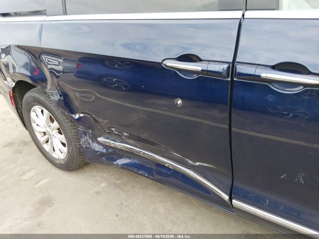 Продаж на аукціоні авто 2017 Chrysler Pacifica Touring-l, vin: 2C4RC1BG5HR610038, номер лоту: 45337508