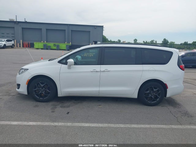 Chrysler Pacifica Touring L 2018 2C4RC1BG0JR235942 Image 14