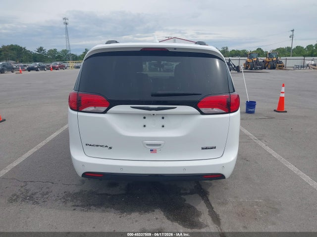 Chrysler Pacifica Touring L 2018 2C4RC1BG0JR235942 Image 16