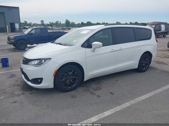 Chrysler Pacifica Touring L 2018 2C4RC1BG0JR235942 Image 2