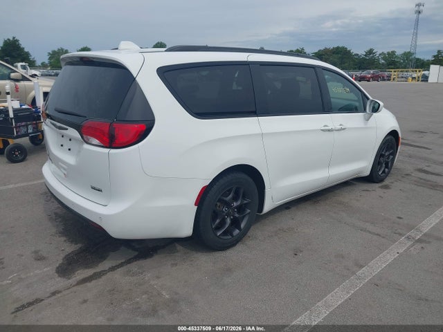Chrysler Pacifica Touring L 2018 2C4RC1BG0JR235942 Image 4