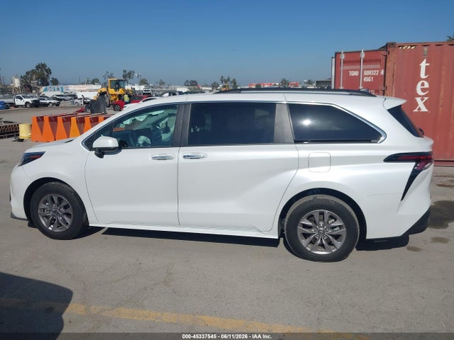 5TDJRKEC1SS280780 Toyota SIENNA XLE