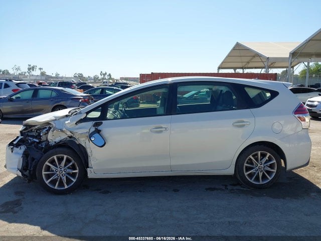 Toyota Prius V Five 2017 JTDZN3EU6HJ061042 Image 14