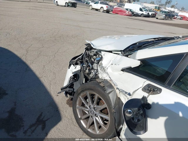 Toyota Prius V Five 2017 JTDZN3EU6HJ061042 Image 17