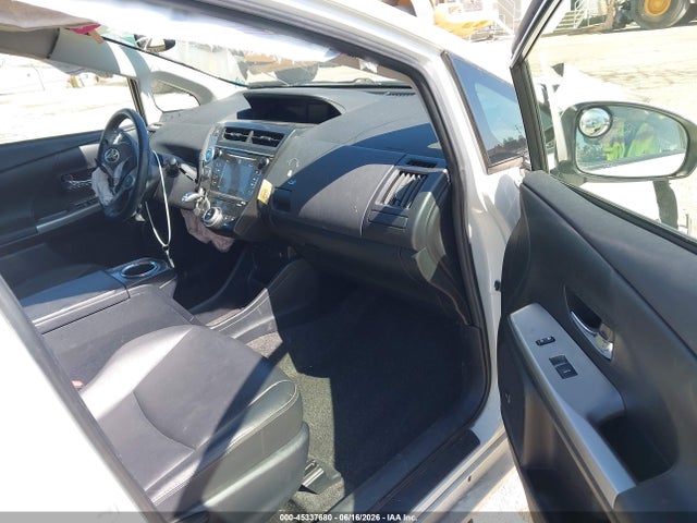 Toyota Prius V Five 2017 JTDZN3EU6HJ061042 Image 5