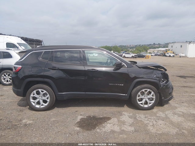 Jeep Compass Latitude 4x4 2024 3C4NJDBN6RT126902 Image 14