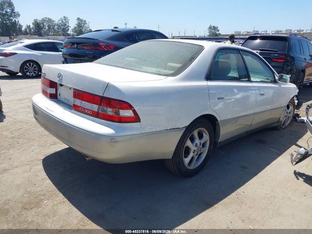Продажа на аукционе авто 2001 Lexus Es 300, vin: JT8BF28G715104671, номер лота: 45337816