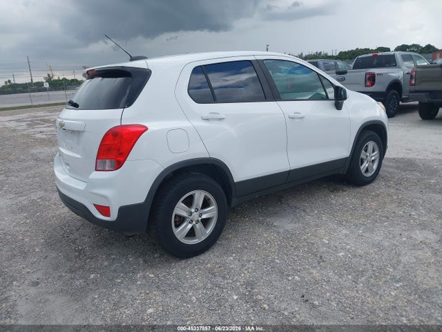 Chevrolet TRAX LS 2017 3GNCJNSB3HL250683 Image 4