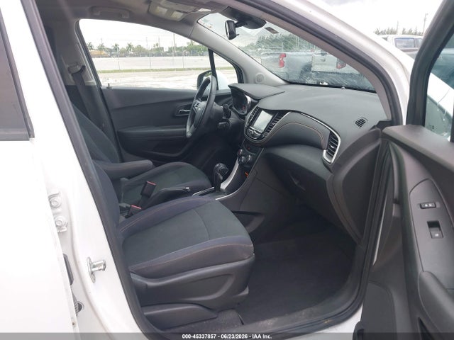 Chevrolet TRAX LS 2017 3GNCJNSB3HL250683 Image 5
