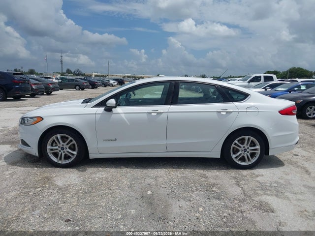 3FA6P0UU8JR122096 Ford Fusion Hybrid S