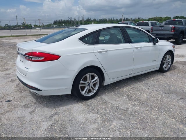 3FA6P0UU8JR122096 Ford Fusion Hybrid S