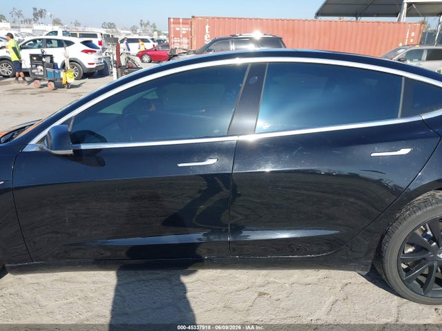Tesla Model 3 Long Range/performance 2018 5YJ3E1EB7JF182734 Image 14
