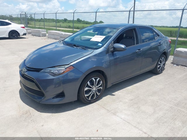 Toyota COROLLA LE 2017 5YFBURHE4HP650601 Image 2