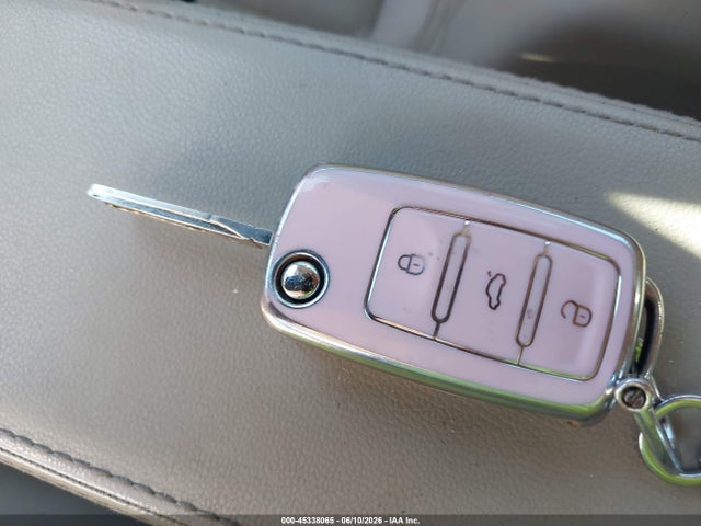 45338065 :رقم المزاد ، 3VWJ17AT0EM665064 vin ، 2014 Volkswagen Beetle 1.8t مزاد بيع