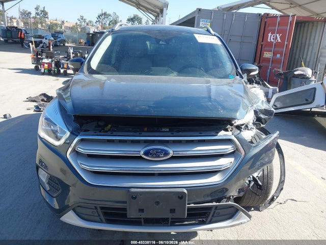 1FMCU0J95KUA63939 Ford Escape Titanium