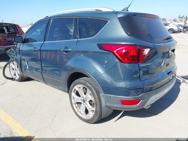 1FMCU0J95KUA63939 Ford Escape Titanium