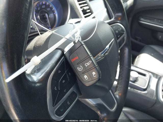 45338216 :رقم المزاد ، 2C3CCAAG5KH517190 vin ، 2019 Chrysler 300 Touring L مزاد بيع