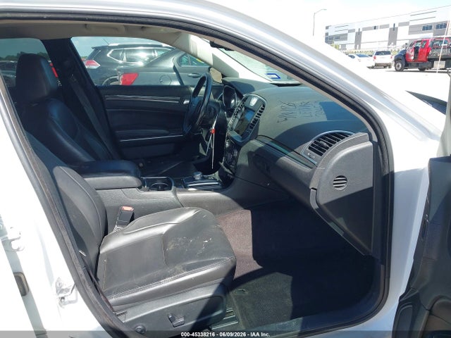 45338216 :رقم المزاد ، 2C3CCAAG5KH517190 vin ، 2019 Chrysler 300 Touring L مزاد بيع