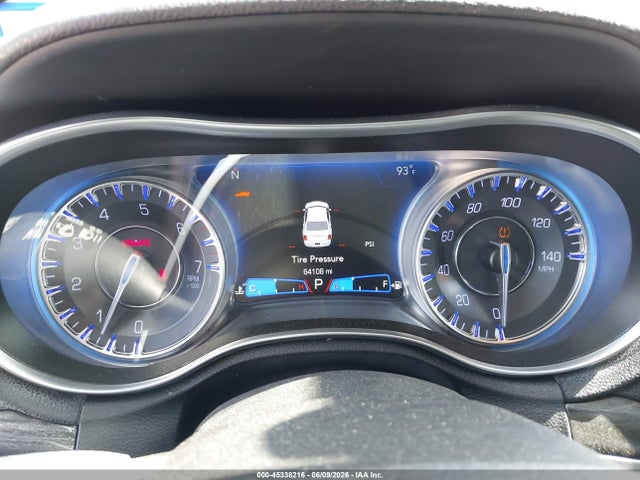 45338216 :رقم المزاد ، 2C3CCAAG5KH517190 vin ، 2019 Chrysler 300 Touring L مزاد بيع