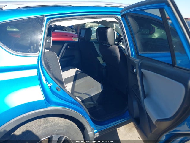 Toyota Rav4 Xle 2017 JTMWFREV4HD097144 Image 8