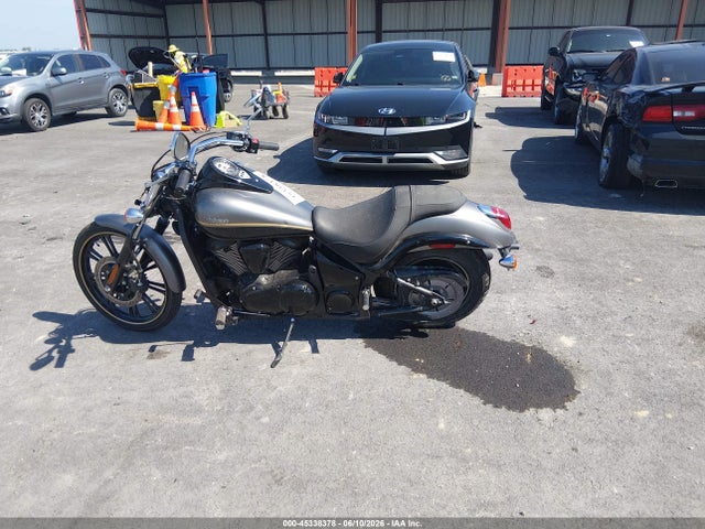 45338378 :رقم المزاد ، JKAVN2C19LA074176 vin ، 2020 Kawasaki Vn900 C مزاد بيع