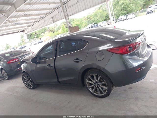 Продаж на аукціоні авто 2018 Mazda Mazda3 Touring, vin: 3MZBN1V33JM175924, номер лоту: 45338407