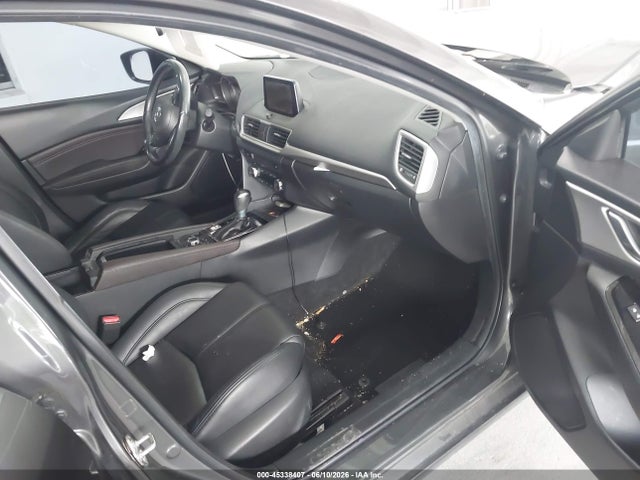 Продаж на аукціоні авто 2018 Mazda Mazda3 Touring, vin: 3MZBN1V33JM175924, номер лоту: 45338407