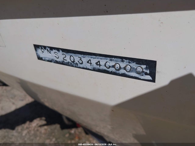 45338424 :رقم المزاد ، PNS20344C000 vin ، 2000 Blazer Boat مزاد بيع