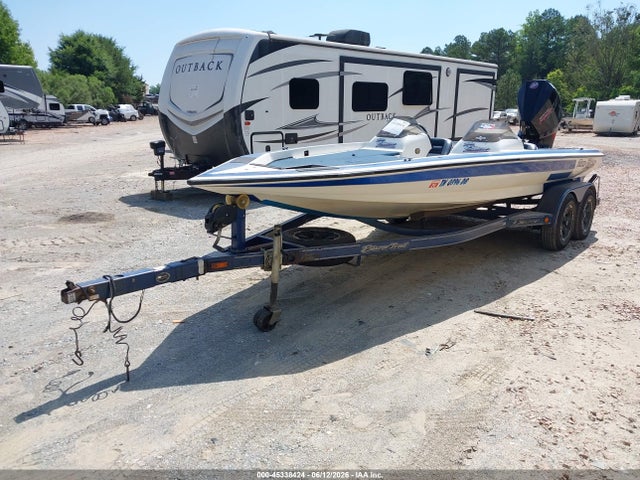 45338424 :رقم المزاد ، PNS20344C000 vin ، 2000 Blazer Boat مزاد بيع