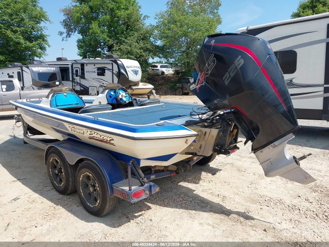 45338424 :رقم المزاد ، PNS20344C000 vin ، 2000 Blazer Boat مزاد بيع