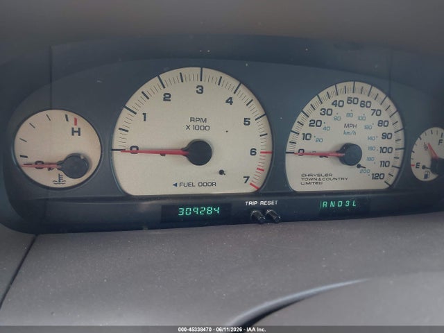 45338470 :رقم المزاد ، 1C4GP64L7XB821659 vin ، 1999 Chrysler Town & Country Limited مزاد بيع