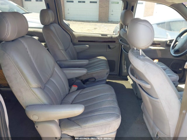 45338470 :رقم المزاد ، 1C4GP64L7XB821659 vin ، 1999 Chrysler Town & Country Limited مزاد بيع