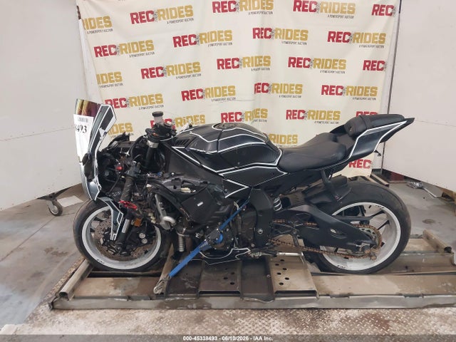 Yamaha YZFR1 2023 JYARN66E3PA003568 Image 13