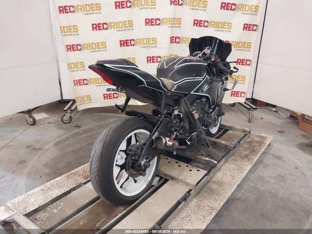 Yamaha YZFR1 2023 JYARN66E3PA003568 Image 4