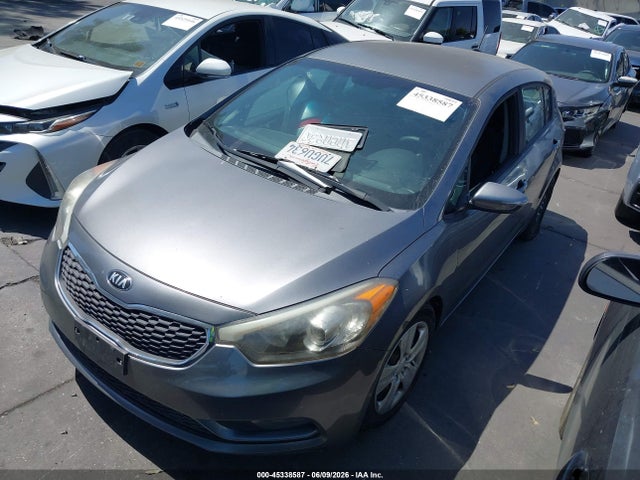 KIA FORTE LX 2016 KNAFK5A81G5638936 Image 2