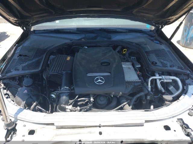 45338649 :رقم المزاد ، 55SWF4JB5HU220990 vin ، 2017 Mercedes-benz C 300 مزاد بيع