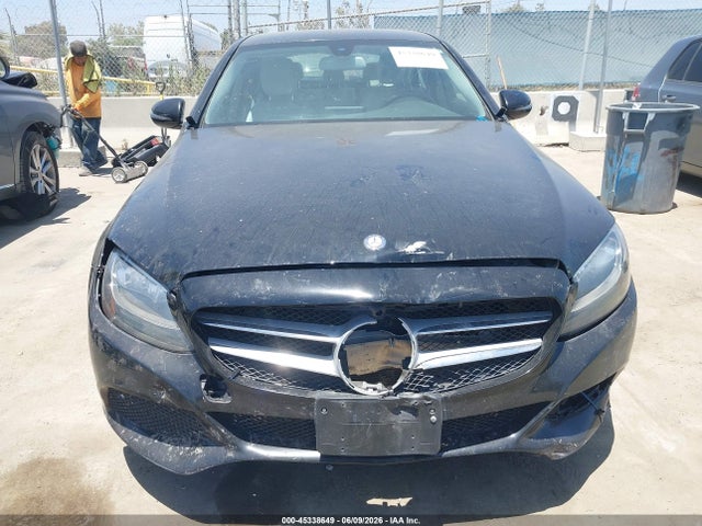 45338649 :رقم المزاد ، 55SWF4JB5HU220990 vin ، 2017 Mercedes-benz C 300 مزاد بيع