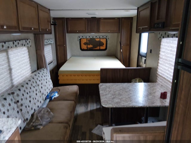 45338726 :رقم المزاد ، 5ZT2CWKB3HJ113835 vin ، 2017 Coachmen Clipper 21fq مزاد بيع