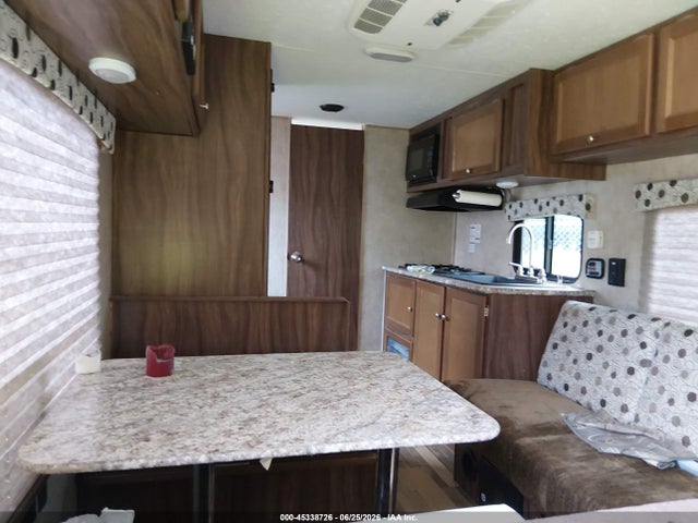 45338726 :رقم المزاد ، 5ZT2CWKB3HJ113835 vin ، 2017 Coachmen Clipper 21fq مزاد بيع