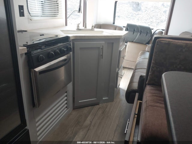 2018 Forest River Cherokee Grey Wolf Limited 26rl Travel Trailer მანქანა იყიდება აუქციონზე, vin: 4X4TCKB29JK044528, აუქციონის ნომერი: 45338738