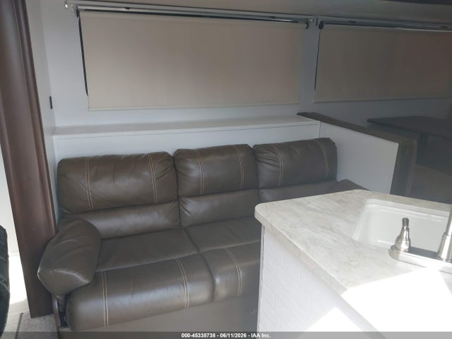 2018 Forest River Cherokee Grey Wolf Limited 26rl Travel Trailer მანქანა იყიდება აუქციონზე, vin: 4X4TCKB29JK044528, აუქციონის ნომერი: 45338738