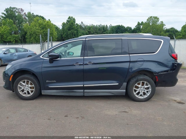 Продаж на аукціоні авто 2020 Chrysler Pacifica Touring L, vin: 2C4RC1BG9LR140525, номер лоту: 45338796