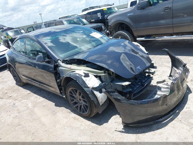 Tesla Model 3 Long Range Rear-wheel Drive/standard Rear-wheel Drive 2025 5YJ3E1EA4SF951943 головне зображення