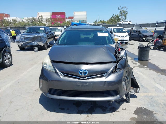 45338961 :رقم المزاد ، JTDZN3EU8EJ015143 vin ، 2014 Toyota Prius V Three مزاد بيع