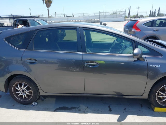 45338961 :رقم المزاد ، JTDZN3EU8EJ015143 vin ، 2014 Toyota Prius V Three مزاد بيع