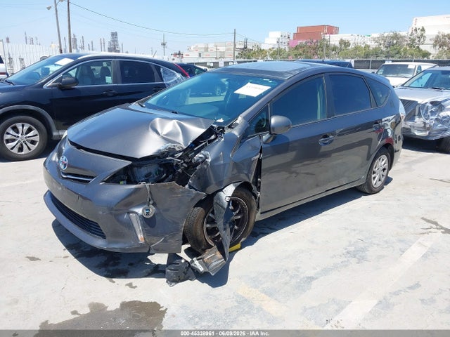 45338961 :رقم المزاد ، JTDZN3EU8EJ015143 vin ، 2014 Toyota Prius V Three مزاد بيع