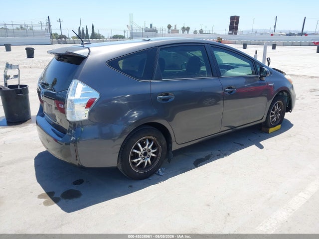 45338961 :رقم المزاد ، JTDZN3EU8EJ015143 vin ، 2014 Toyota Prius V Three مزاد بيع