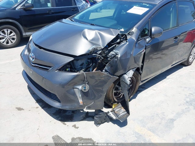 45338961 :رقم المزاد ، JTDZN3EU8EJ015143 vin ، 2014 Toyota Prius V Three مزاد بيع