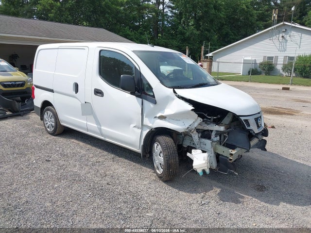 2015 Nissan Nv200 Sv მანქანა იყიდება აუქციონზე, vin: 3N6CM0KN3FK729781, აუქციონის ნომერი: 45339027